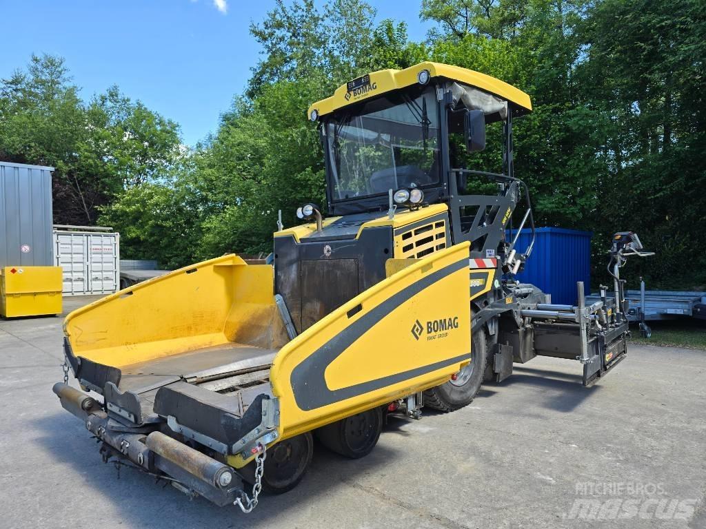Bomag BF 300 P-2 Strassenfertiger