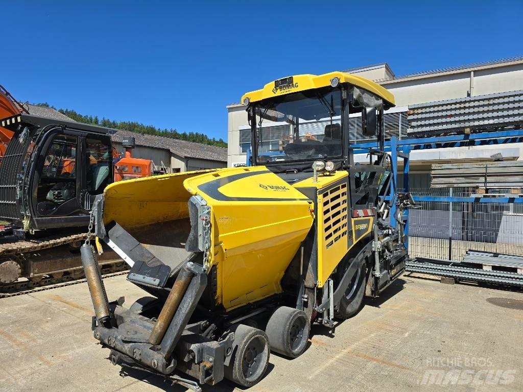 Bomag BF 300 P-2 Strassenfertiger