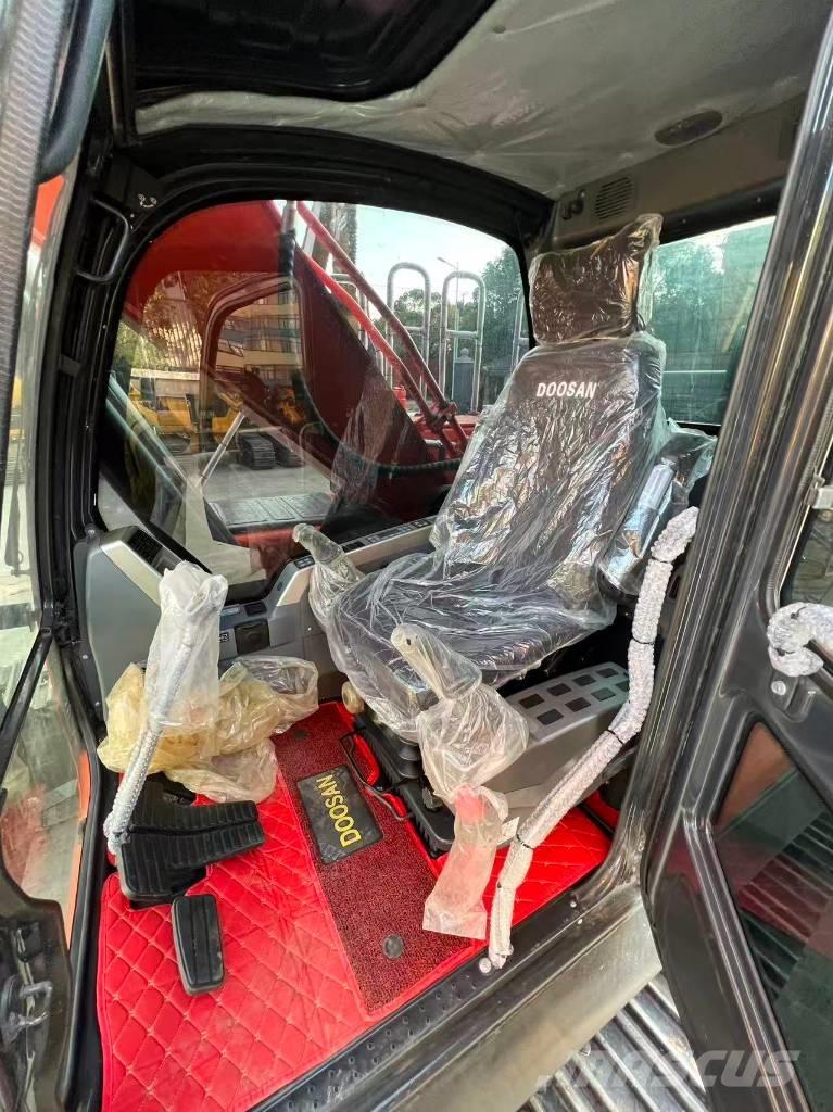 Doosan DX 225 LC Raupenbagger