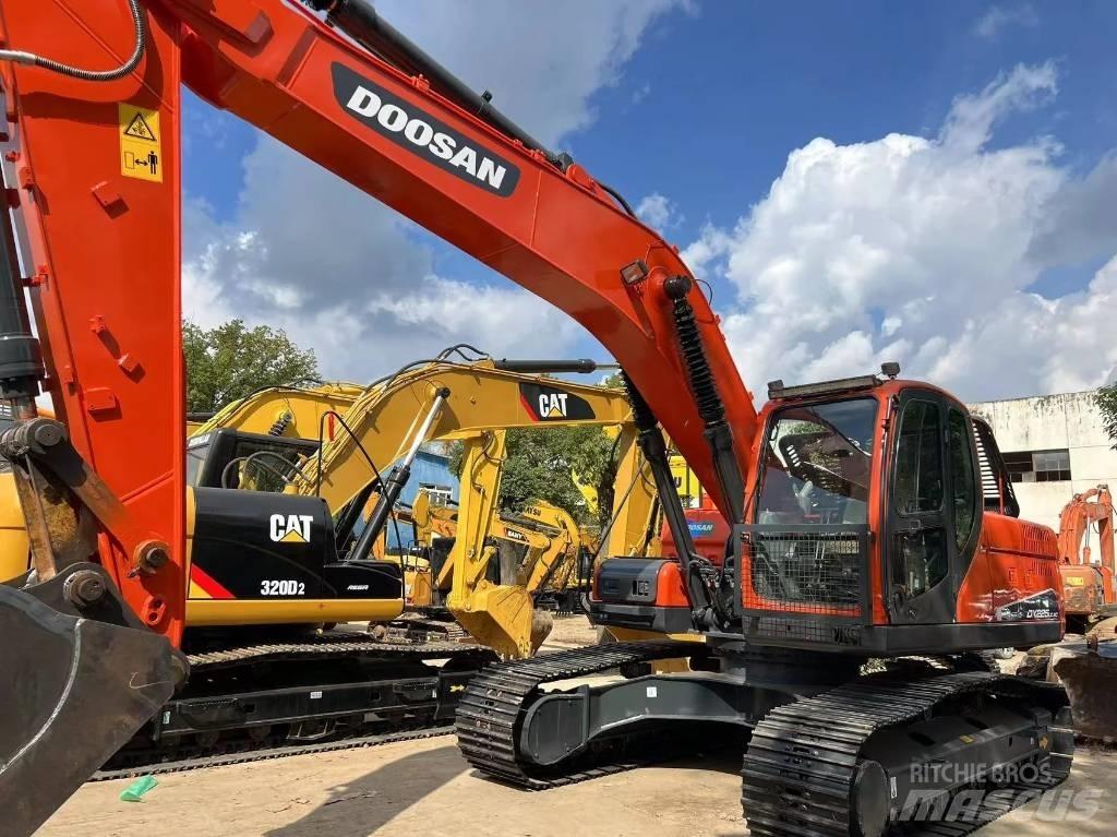 Doosan DX225-9C Raupenbagger