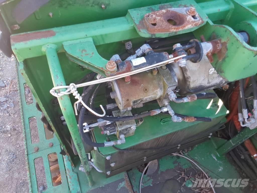 John Deere 903M Forstanhänger/Rückewagen