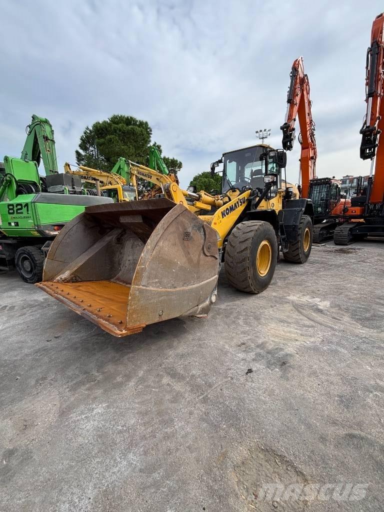 Komatsu WA 320-8 Sonstige Flurförderzeuge