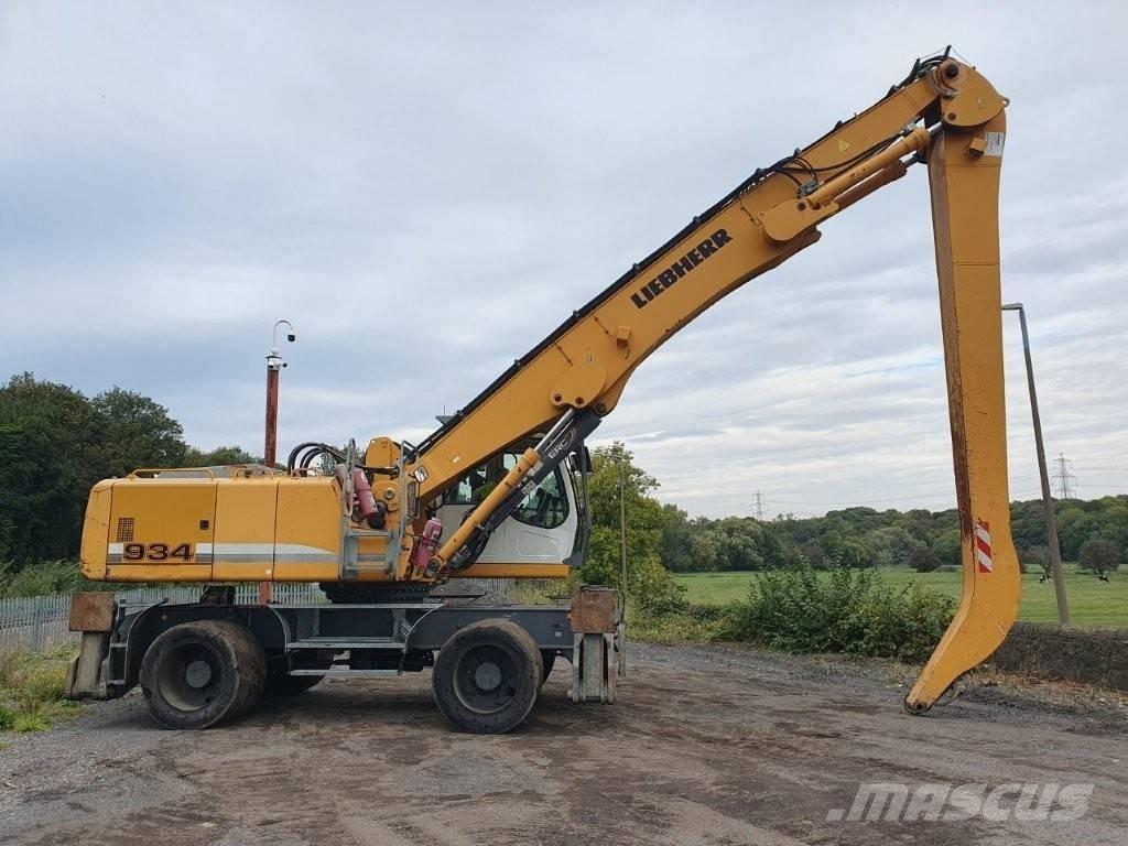 Liebherr A 934 C Materialumschlag