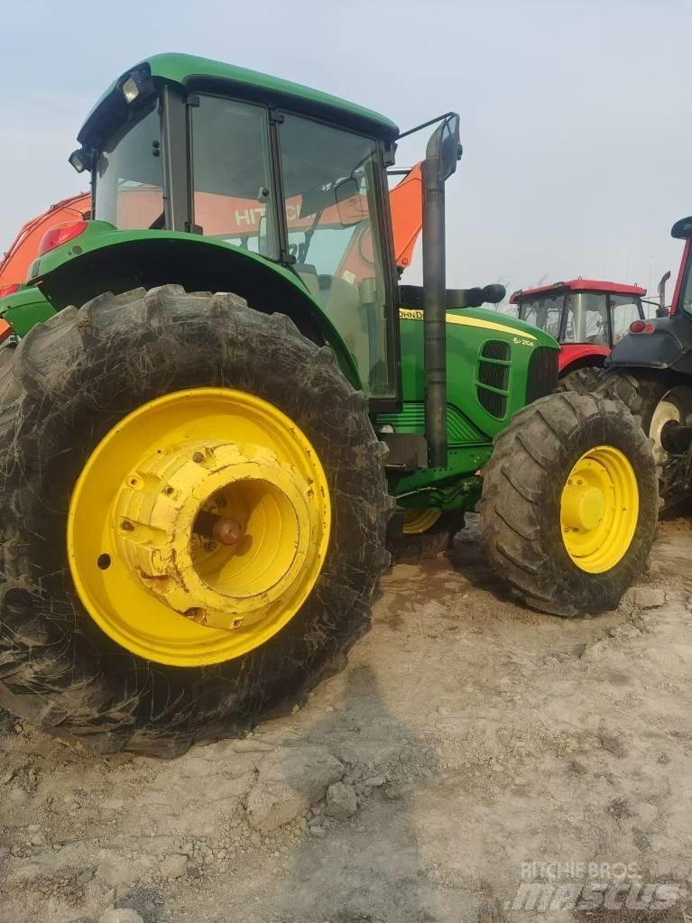 John Deere 6J-2104 Traktoren