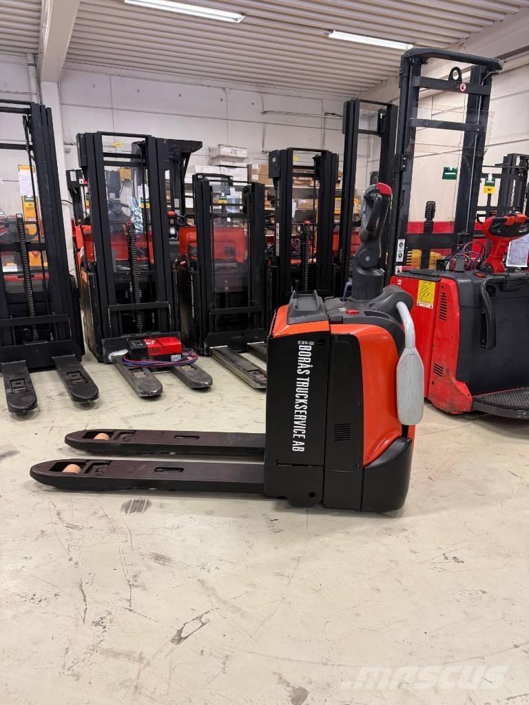 Toyota truck LPE 200 Gabelstapler mit Fahrerstand