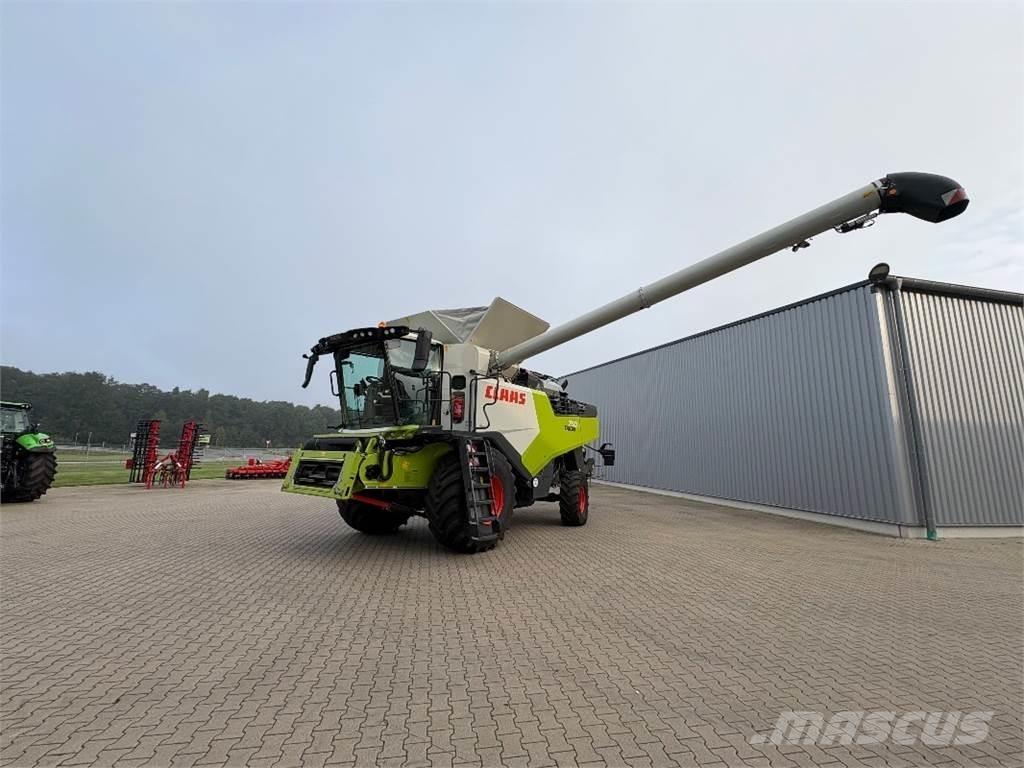 CLAAS TRION 750 Mähdrescher