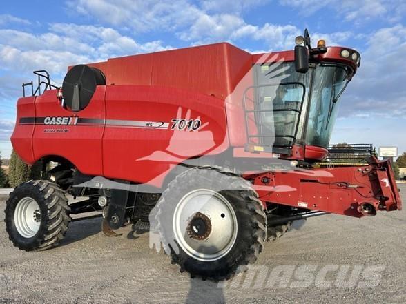Case IH 7010 Mähdrescher