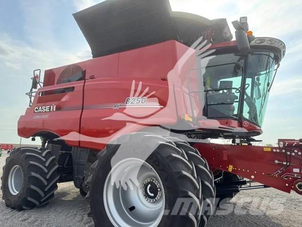 Case IH 8250 Mähdrescher