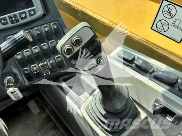 CAT TH408D Teleskoplader