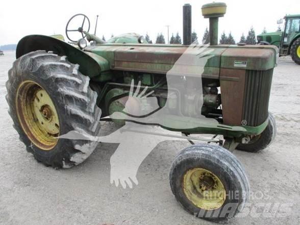 John Deere 820 Traktoren