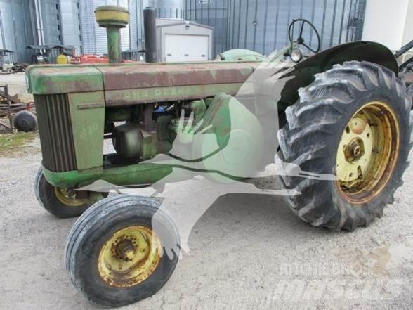 John Deere 820 Traktoren