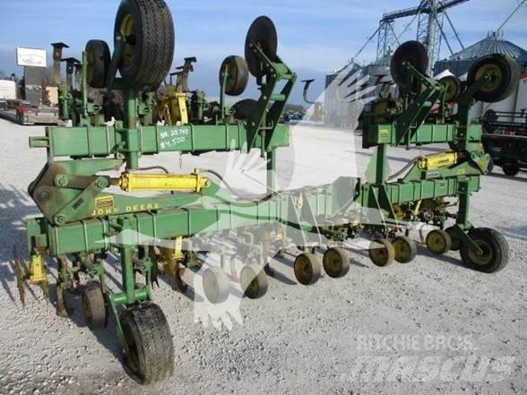 John Deere 85 Hackfruchtkultivator