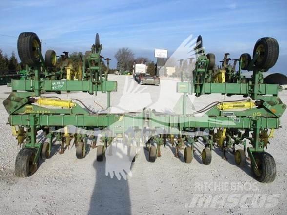 John Deere 85 Hackfruchtkultivator