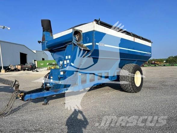 Kinze 840 Getreideanhänger