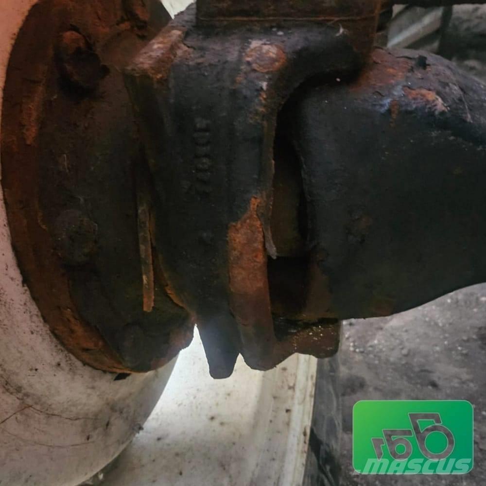 Valmet 8350. Parts Traktoren
