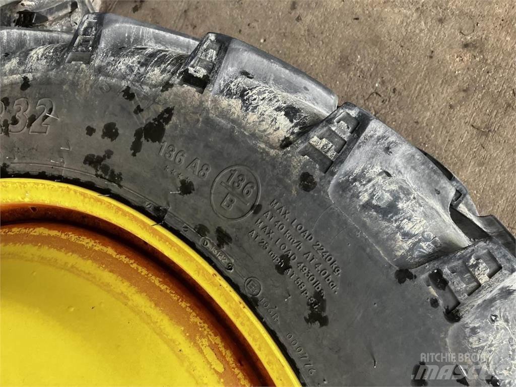 BKT 270/95R32 Reifen