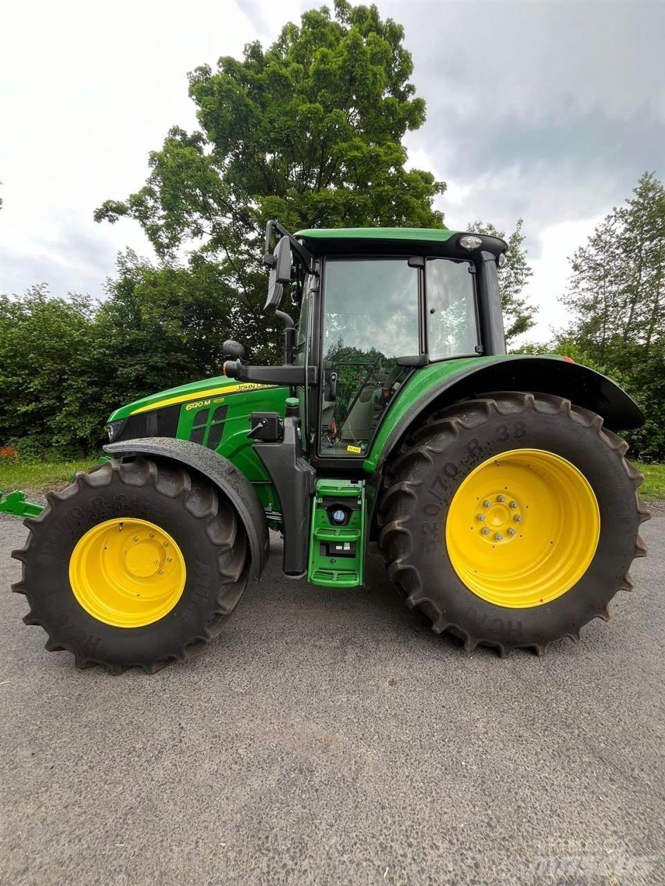 John Deere 6120M Traktoren