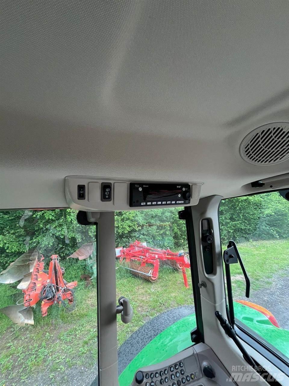 John Deere 6120M Traktoren