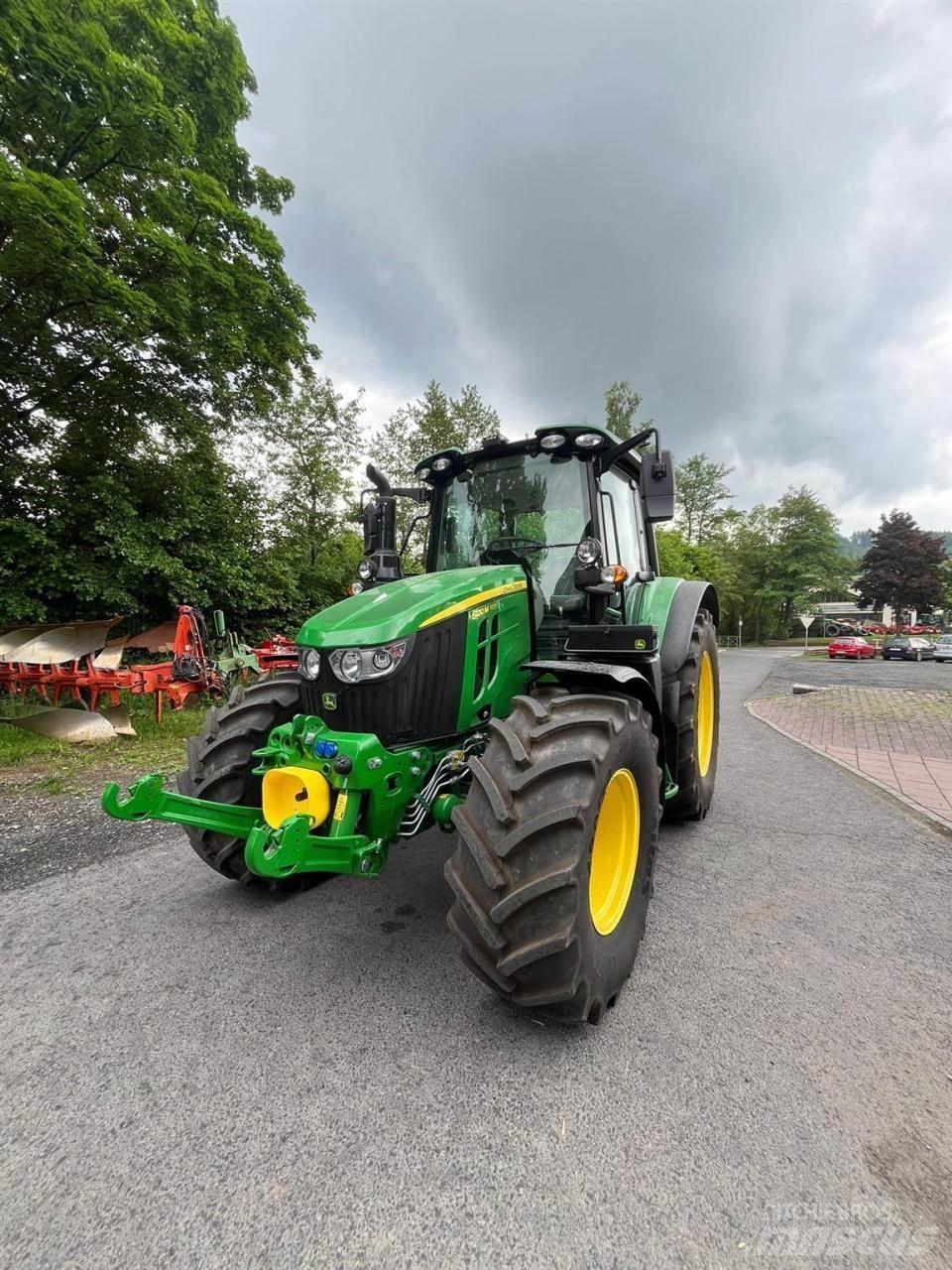 John Deere 6120M Traktoren