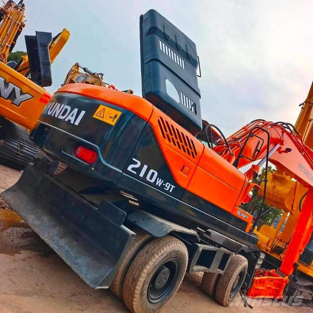 Hyundai 210W-9 Mobilbagger