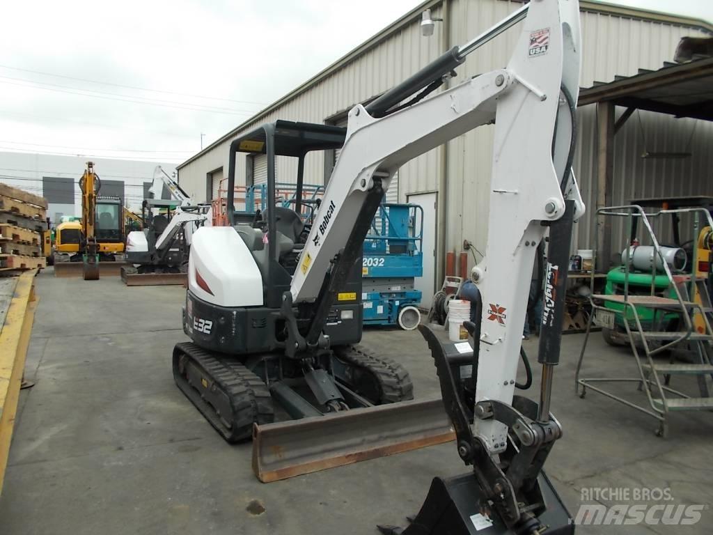 Bobcat E32i Minibagger < 7t