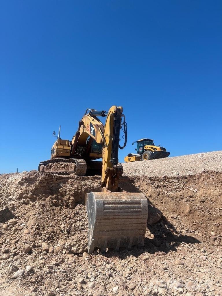CAT 330 D L ME Raupenbagger