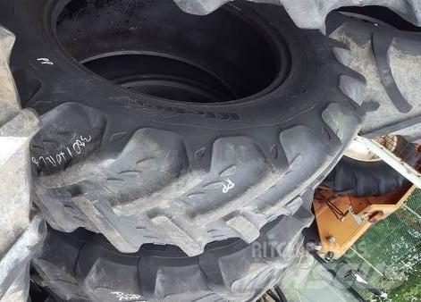  Pneu 13.6R28 Reifen