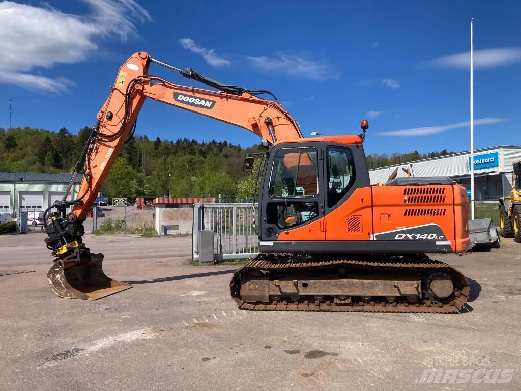 Doosan DX 140 LC Raupenbagger