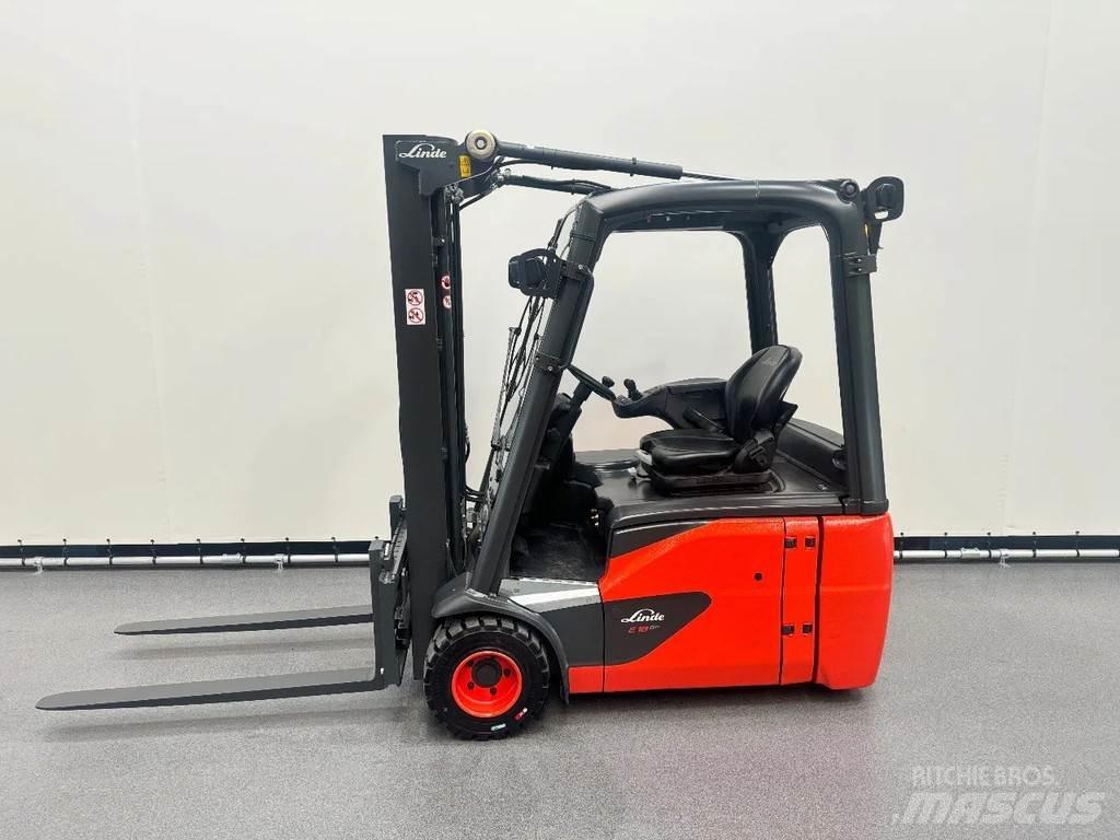 Linde 386 E 18-02 Elektrostapler