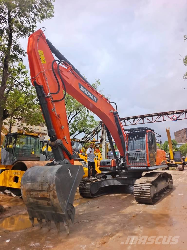 Doosan DX 300LC-9C Raupenbagger