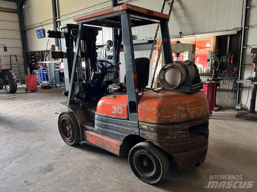 Toyota 02-6 FG F 30 Gasstapler