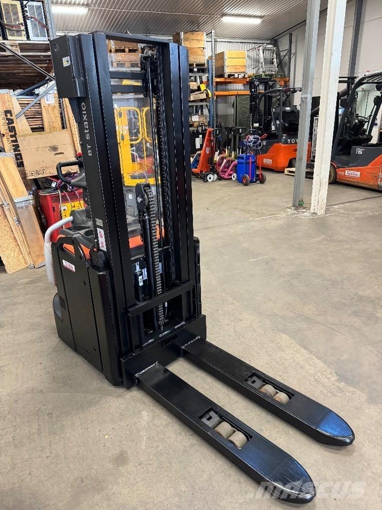 Toyota SPE140L Deichselstapler