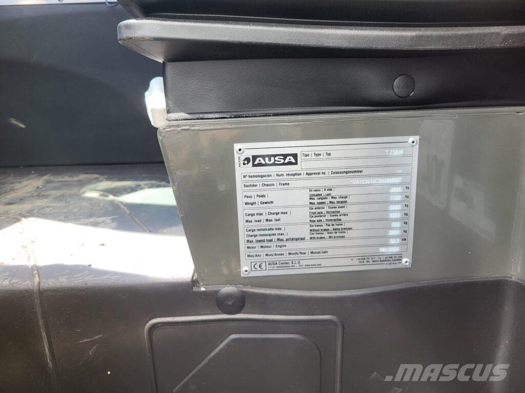 Ausa T235H Teleskop-Radlader