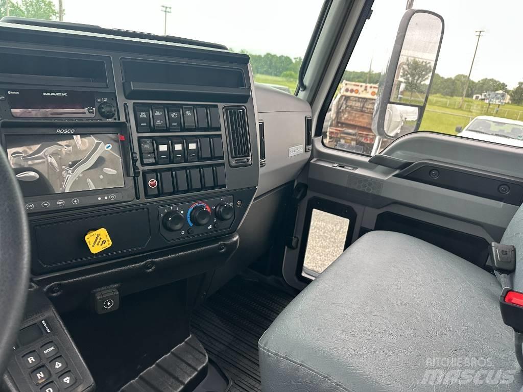 Mack MD7 Müllwagen