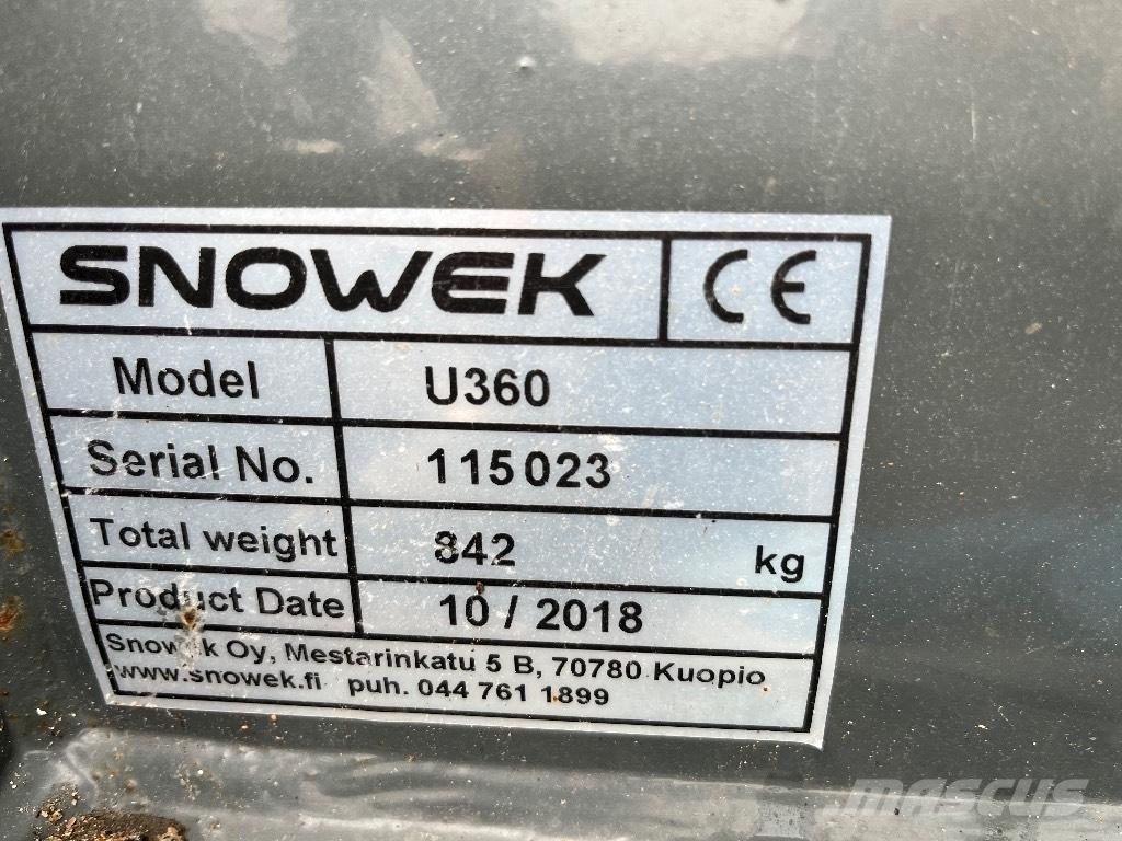 Snowek U360 Schneeschilde und -pflüge