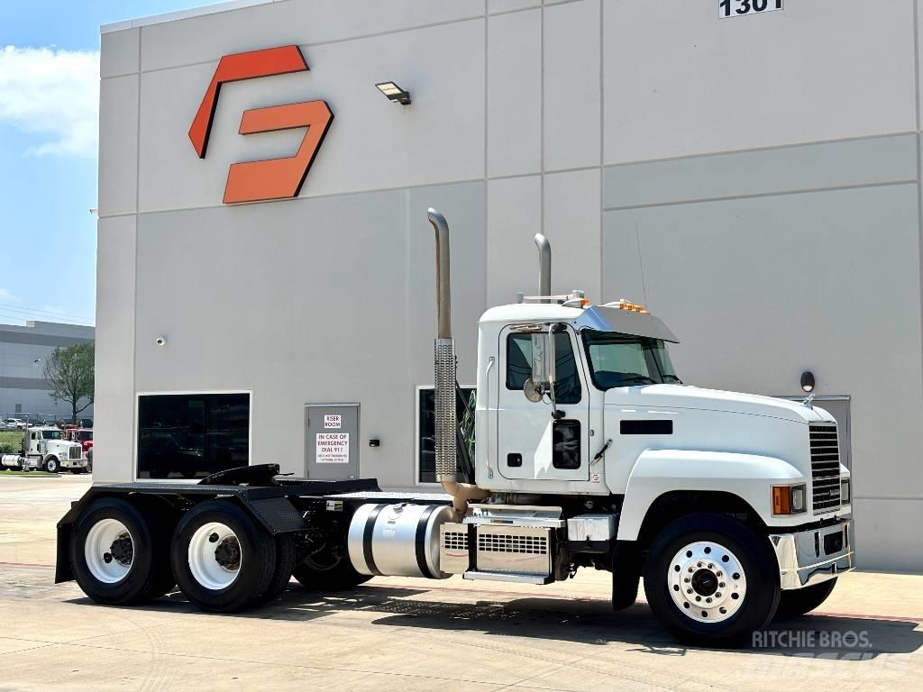 Mack Pinnacle 64T Sattelzugmaschinen