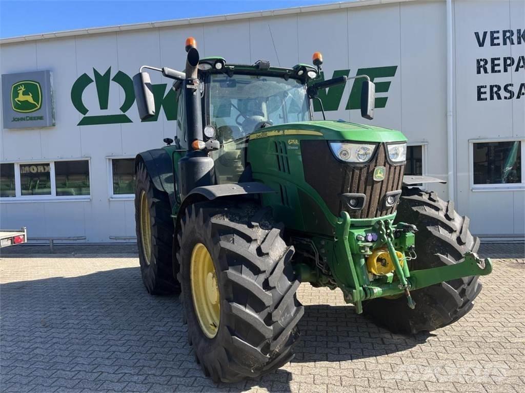 John Deere 6215R Traktoren