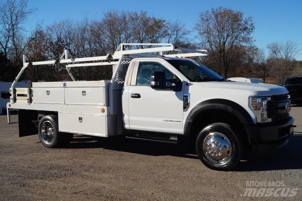 Ford F 550 XL SD Pritschenwagen/Pritschenwagen mit Seitenklappe