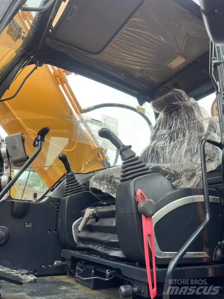 Hyundai R220LC-9S Mobilbagger