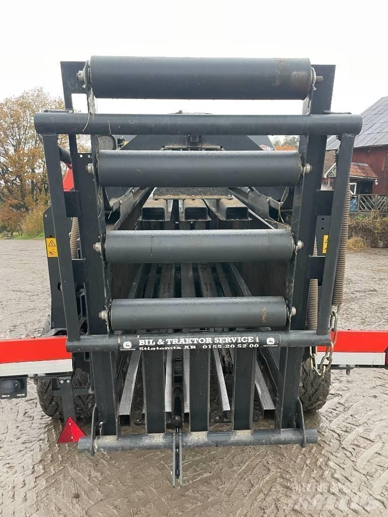 Kuhn LSB 890 Quaderpressen