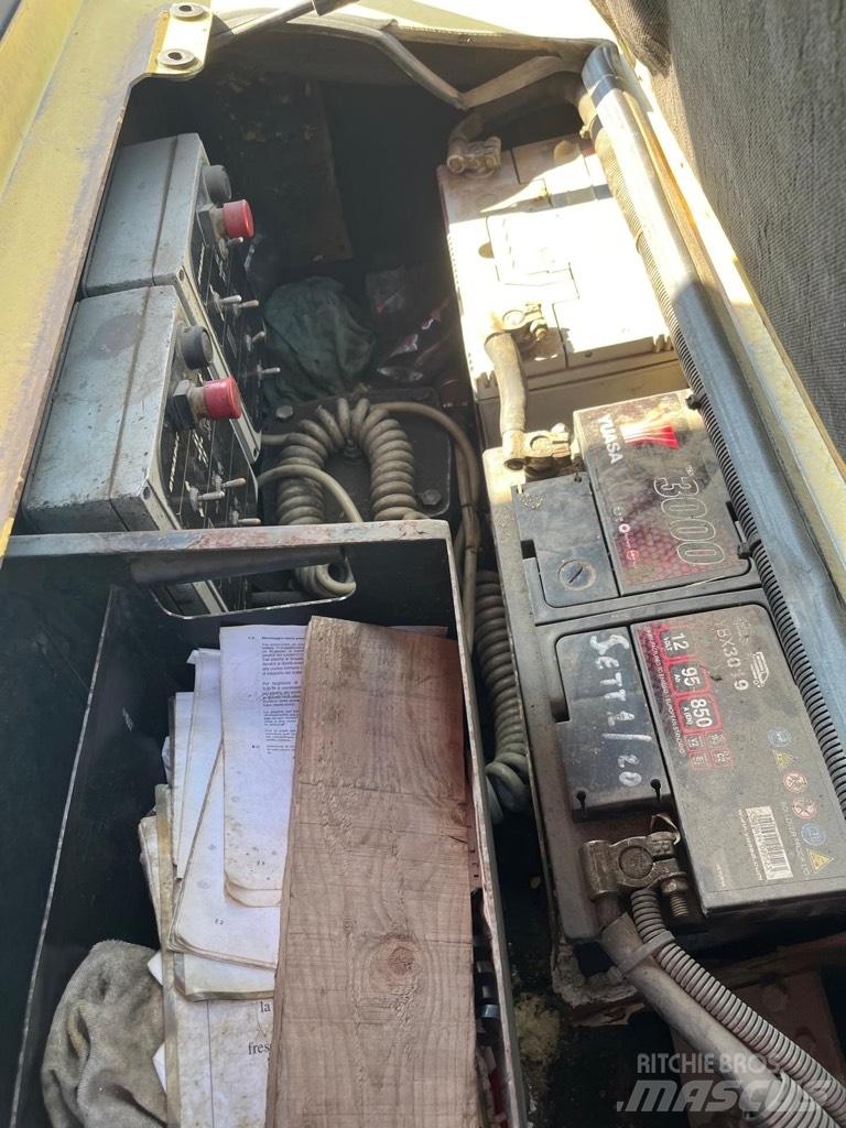 Dynapac F 141-4W/D Strassenfertiger