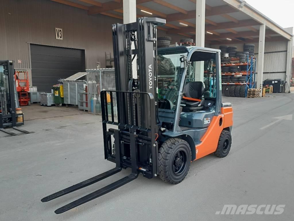 Toyota 52-8 FDF 30 Dieselstapler