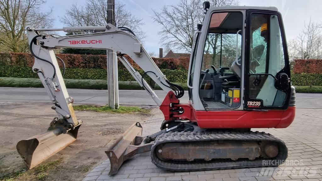 Takeuchi TB 235 Raupenbagger