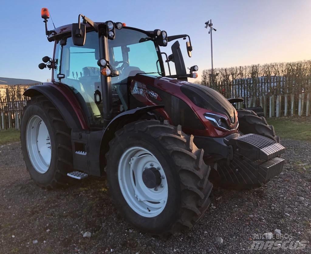 Valtra G125EA Traktoren