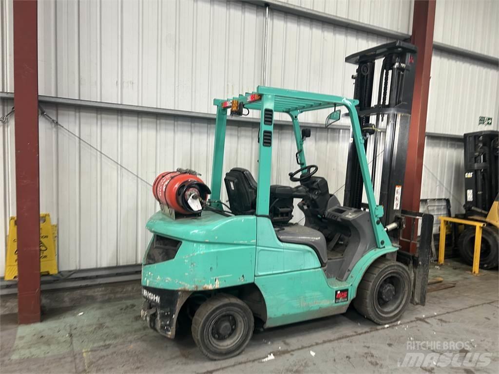 Mitsubishi FG30NT Gasstapler