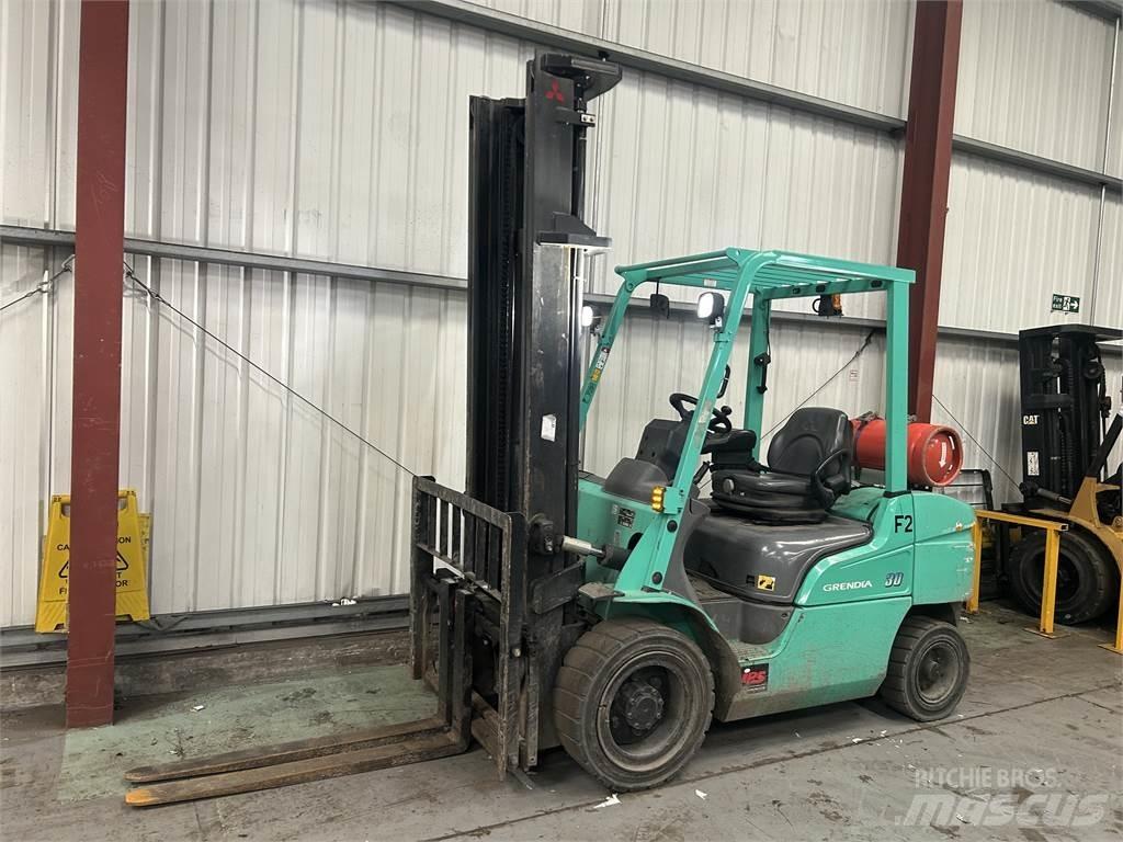 Mitsubishi FG30NT Gasstapler
