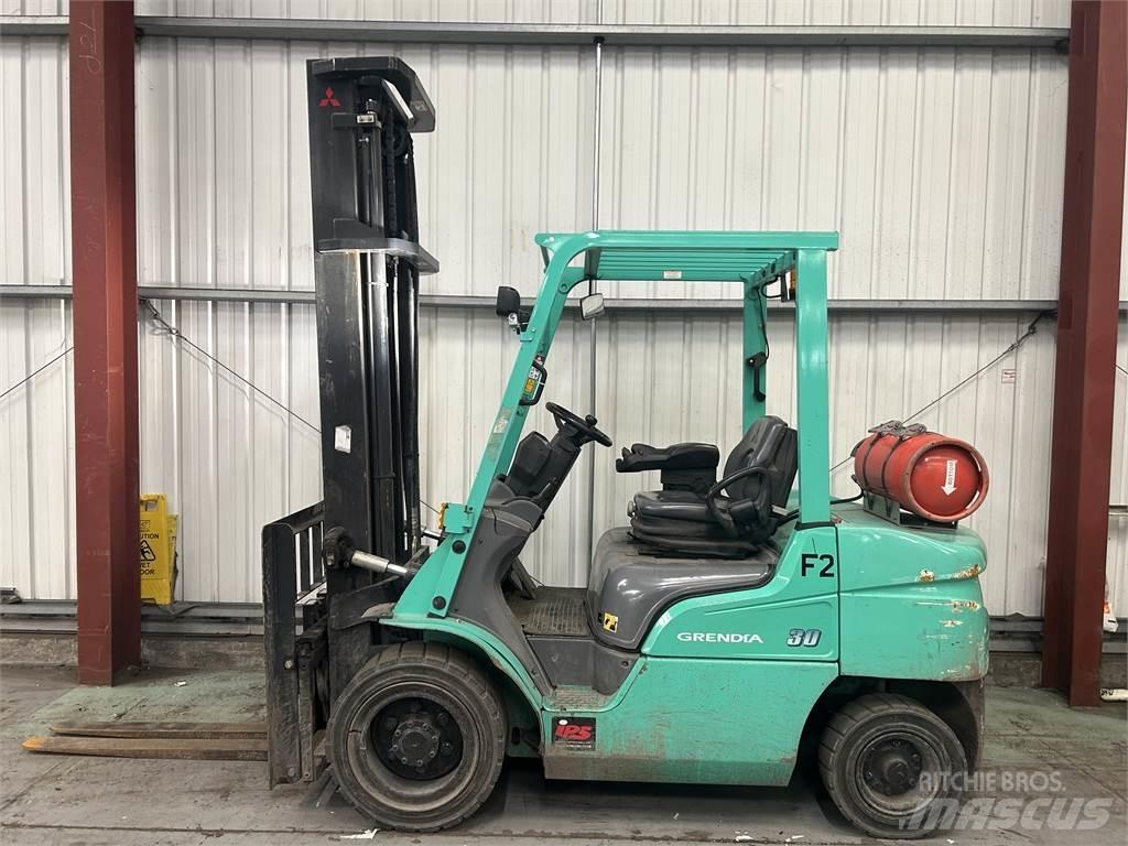 Mitsubishi FG30NT Gasstapler