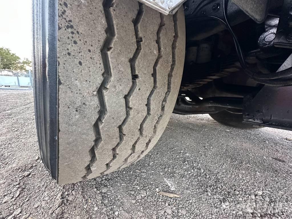 Mack MRU 613 Saug- und Druckwagen