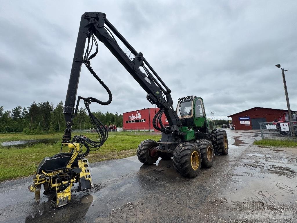 John Deere 1170 E Harvester