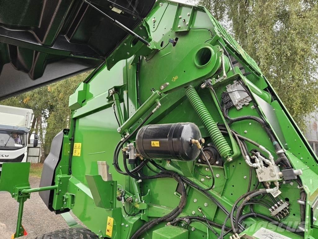 John Deere V461M Rundballenpressen